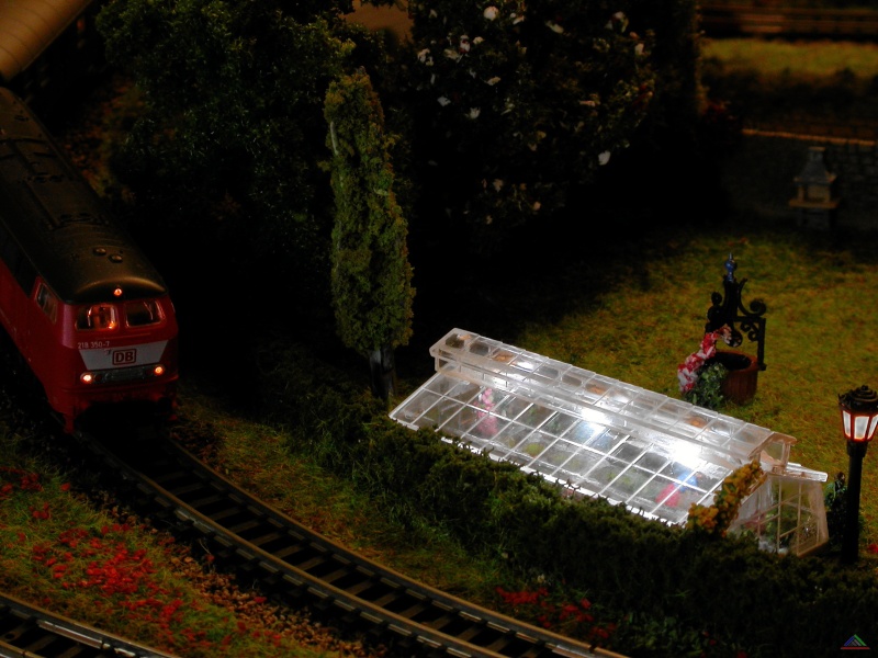 081 So viel Licht.JPG - Moment mal, was braucht so viel Licht im Gewächshaus?